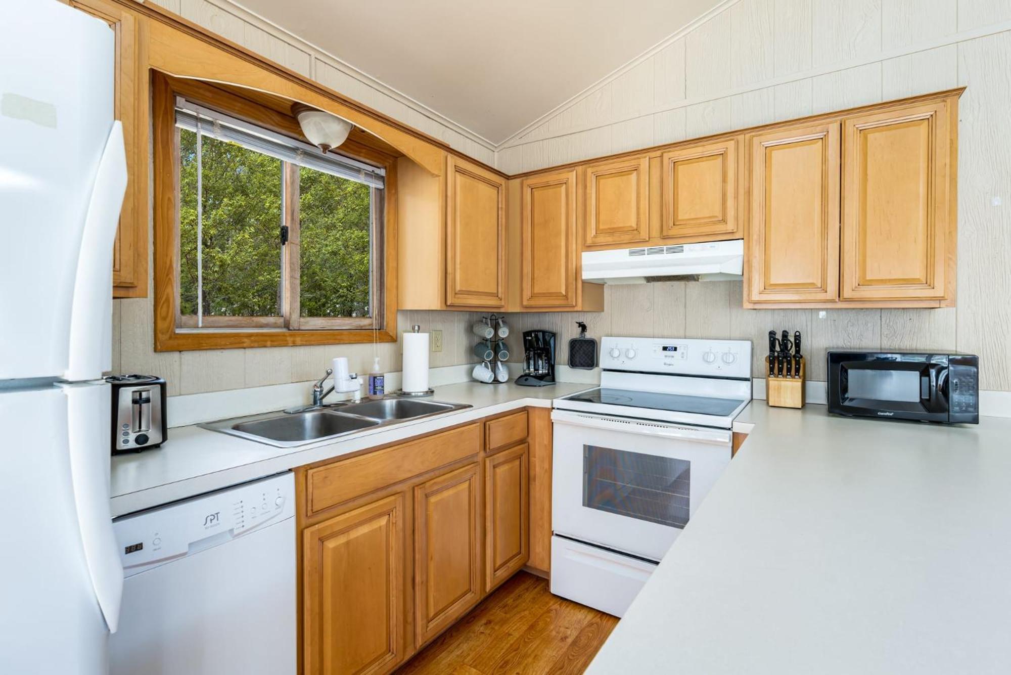 Chalet W Hot Tub, Large Deck, Grill, & Fast Wifi بيركلي سبرينغز المظهر الخارجي الصورة